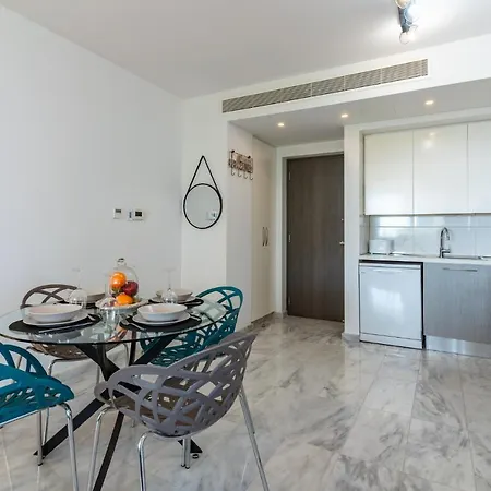 Grace 2-bedroom In Lägenhet *