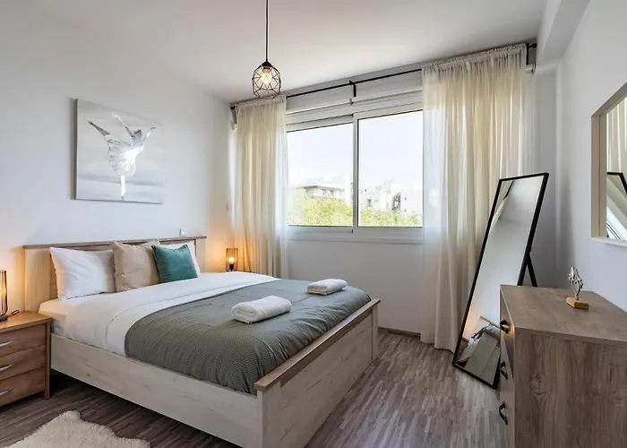 Grace 2-bedroom In Apartamento Larnaca
