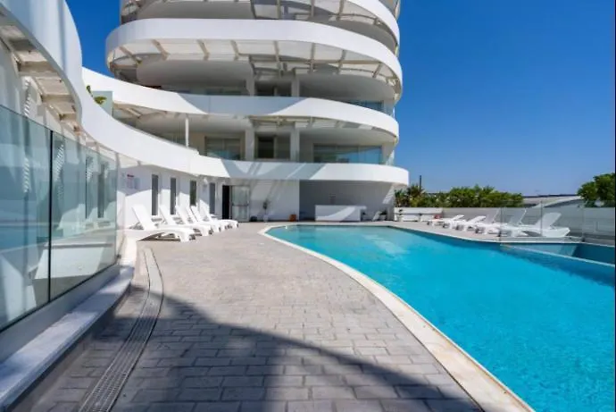 Grace 2-bedroom In Apartamento Larnaca